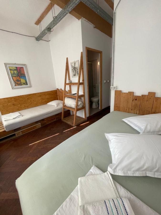 Victoria Poshtel Bucharest Hostel ภายนอก รูปภาพ