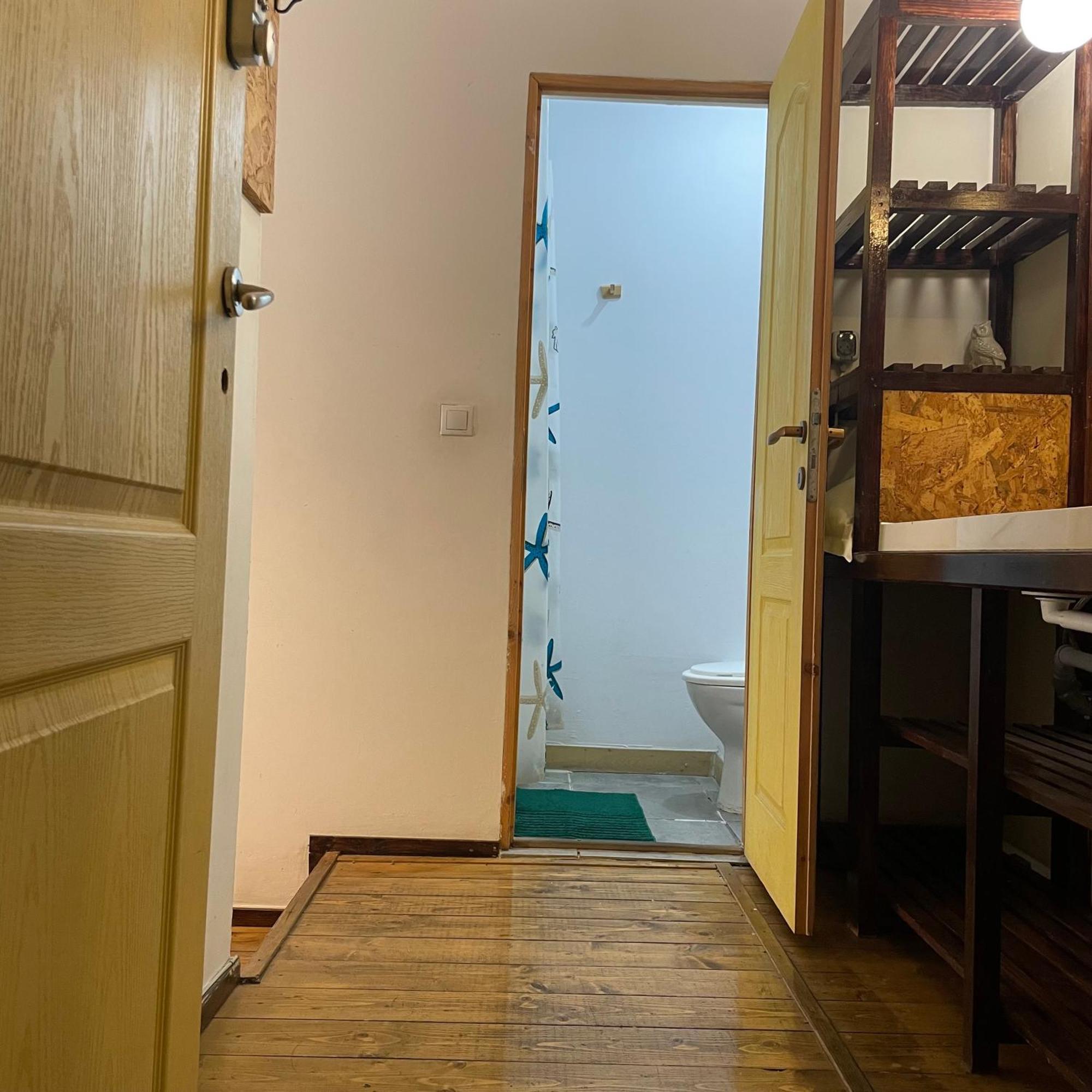 Victoria Poshtel Bucharest Hostel ภายนอก รูปภาพ