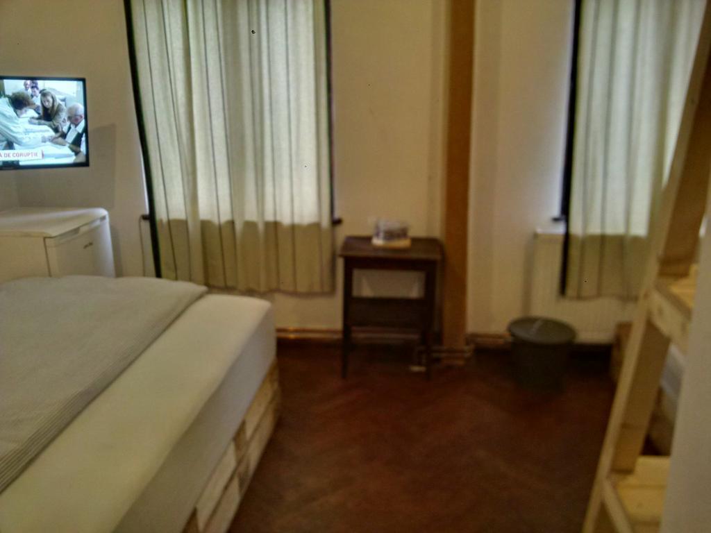 Victoria Poshtel Bucharest Hostel ภายนอก รูปภาพ