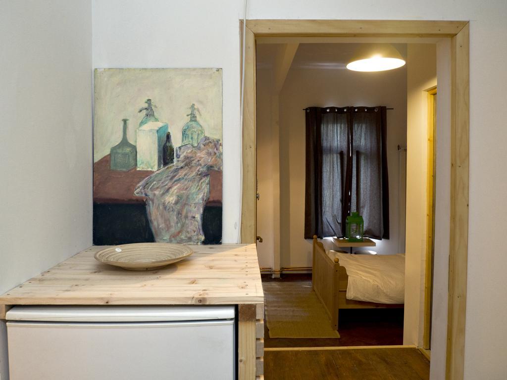 Victoria Poshtel Bucharest Hostel ภายนอก รูปภาพ