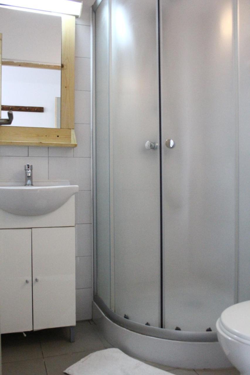 Victoria Poshtel Bucharest Hostel ภายนอก รูปภาพ