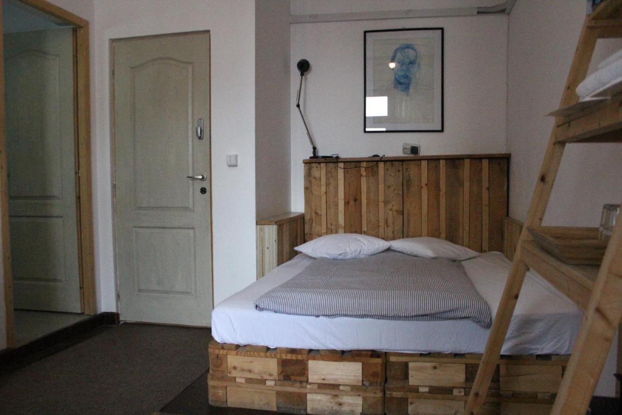 Victoria Poshtel Bucharest Hostel ภายนอก รูปภาพ