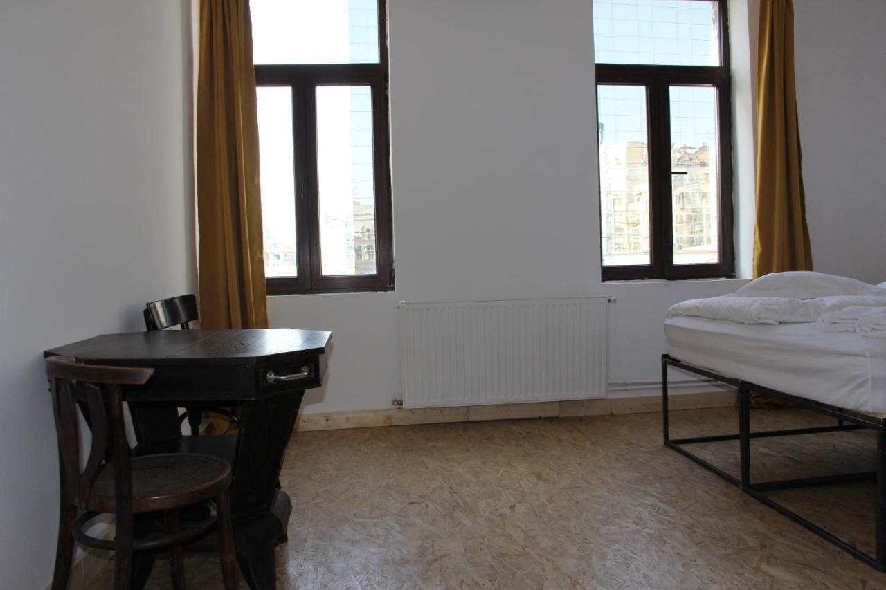 Victoria Poshtel Bucharest Hostel ภายนอก รูปภาพ