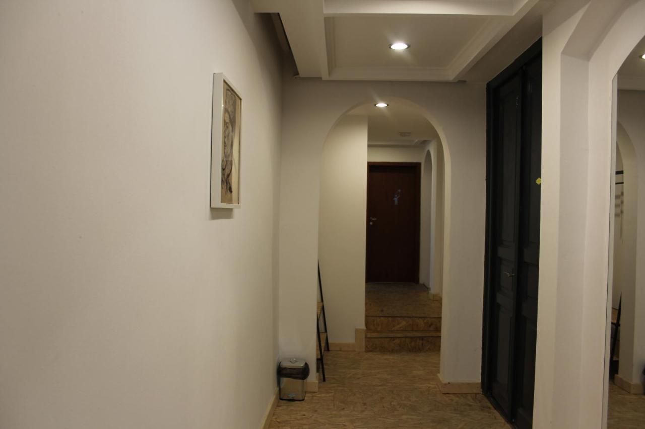 Victoria Poshtel Bucharest Hostel ภายนอก รูปภาพ