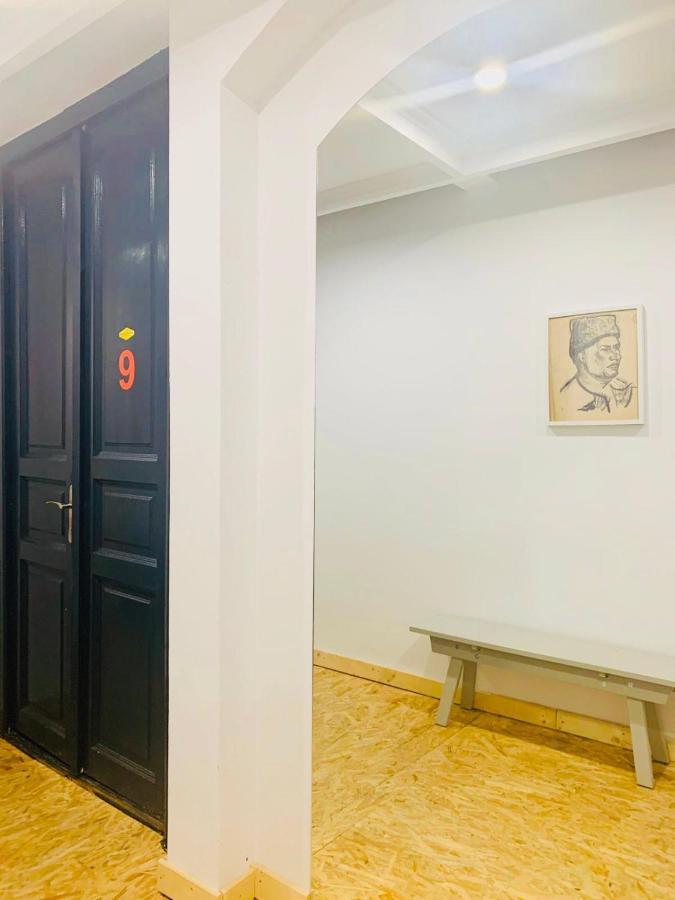 Victoria Poshtel Bucharest Hostel ภายนอก รูปภาพ
